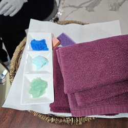 What's included in the deluxe pedicure