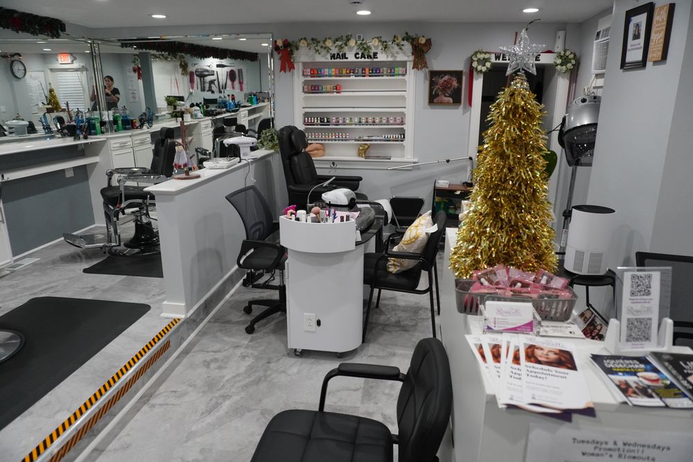 ROSSCELLI HAIR STUDIO & NAIL SPA Request an Appointment 557