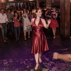Brooklyn Swings - Swing dance lesson at DROM with the Speakeasy Sessions by Brooklyn Swings