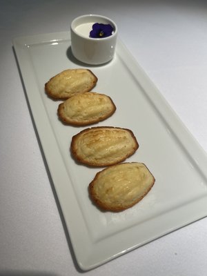 Petrossian at Tiffany by null
