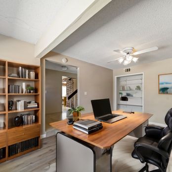 Cindy Hinderberger - On the first floor is bedroom 1 or can be used as an office - Real Estate Agents Near Me - Long Beach, California Cindy Hinderberger - On the first floor is bedroom 1 or can be used as an office - Real Estate Agents Near Me - Long Beach, California