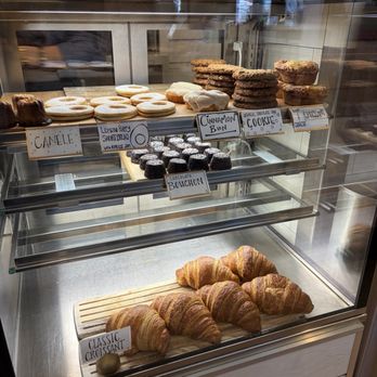 Ellie's - Pastries - Breakfast & Brunch Near Me - Providence, Rhode Island