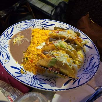 Guapo's Cocina & Bar - Tacos El Paso - Mexican Near Me - Gaithersburg, Maryland Guapo's Cocina & Bar - Tacos El Paso - Mexican Near Me - Gaithersburg, Maryland