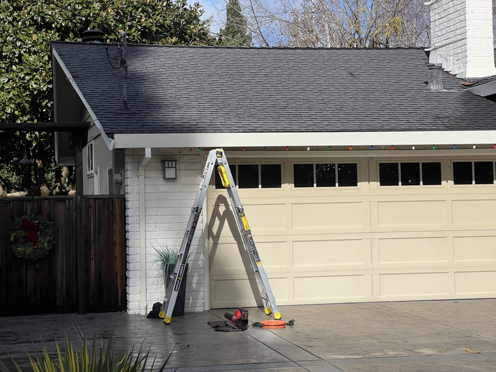 Slide of Skyline Gutter Protection 