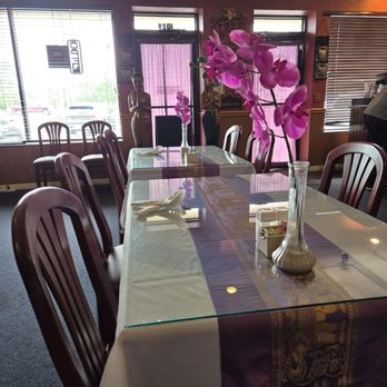 Pilin Thai - Interior tables and decor - Thai Near Me - Altamonte Springs, Florida Pilin Thai - Interior tables and decor - Thai Near Me - Altamonte Springs, Florida