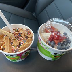 sweetFrog Premium Frozen Yogurt