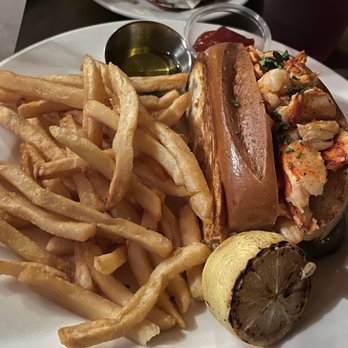 Bluewater Grill - Seafood Near Me - Avalon, California