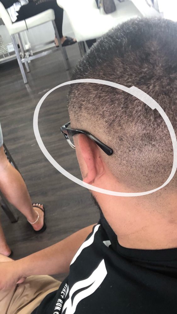 Ed's Barber Shop Logo