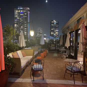 Bar Clara - a view of the city at night - Cocktail Bars Near Me - Los Angeles, California Bar Clara - a view of the city at night - Cocktail Bars Near Me - Los Angeles, California