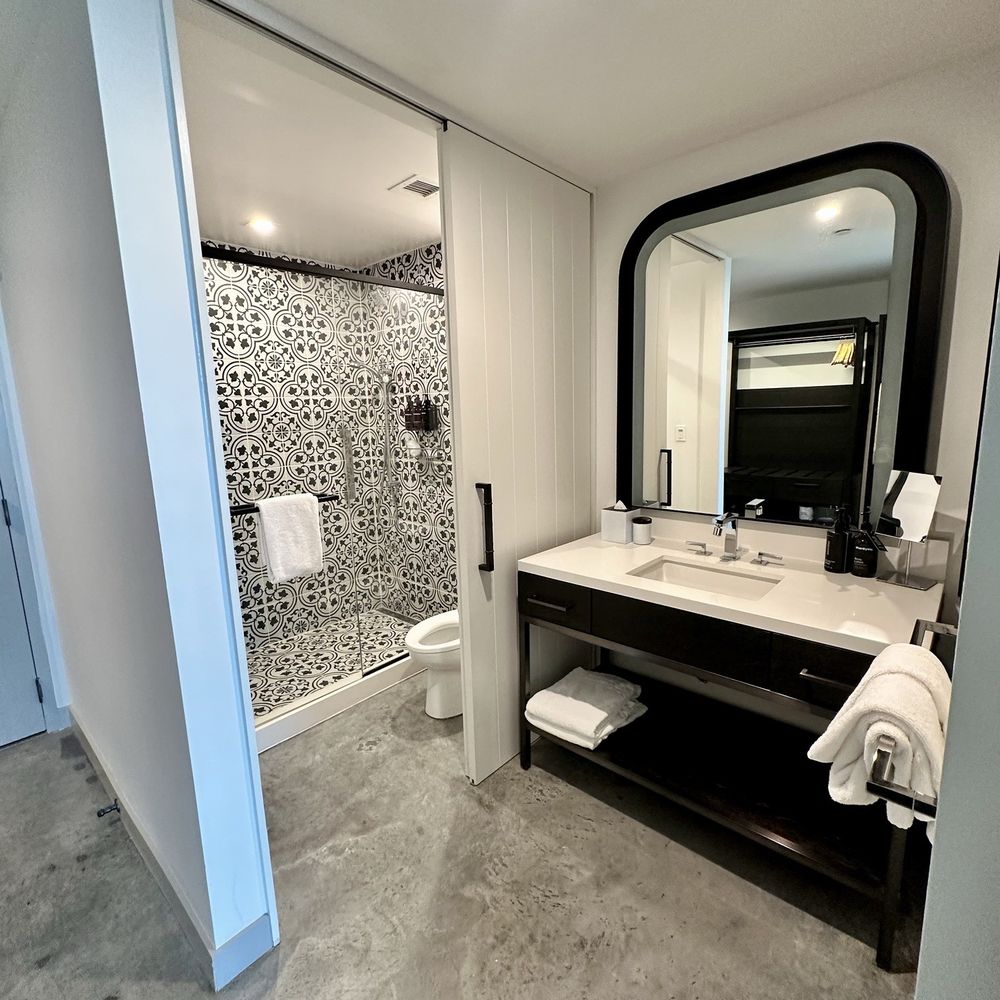 Canopy San Antonio Riverwalk - Bathroom to room 1514 - Hotels Near Me - San Antonio, Texas
