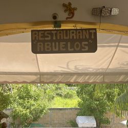Los Abuelos