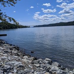 Quiet Cove Riverfront Park - You have a great view of the Walkway when facing south.