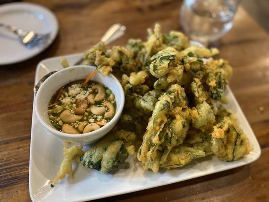 Nittaya’s Little Kitchen by null