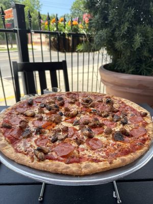 Red Zeppelin Pizza by null
