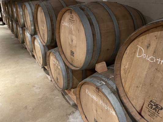 Attimo Wine by null