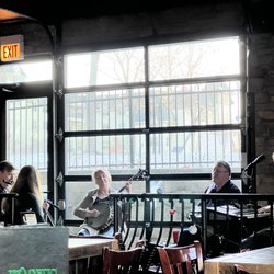 Mystic Rogue Irish Pub - Sunday Irish music