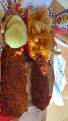 Dave's Hot Chicken by null