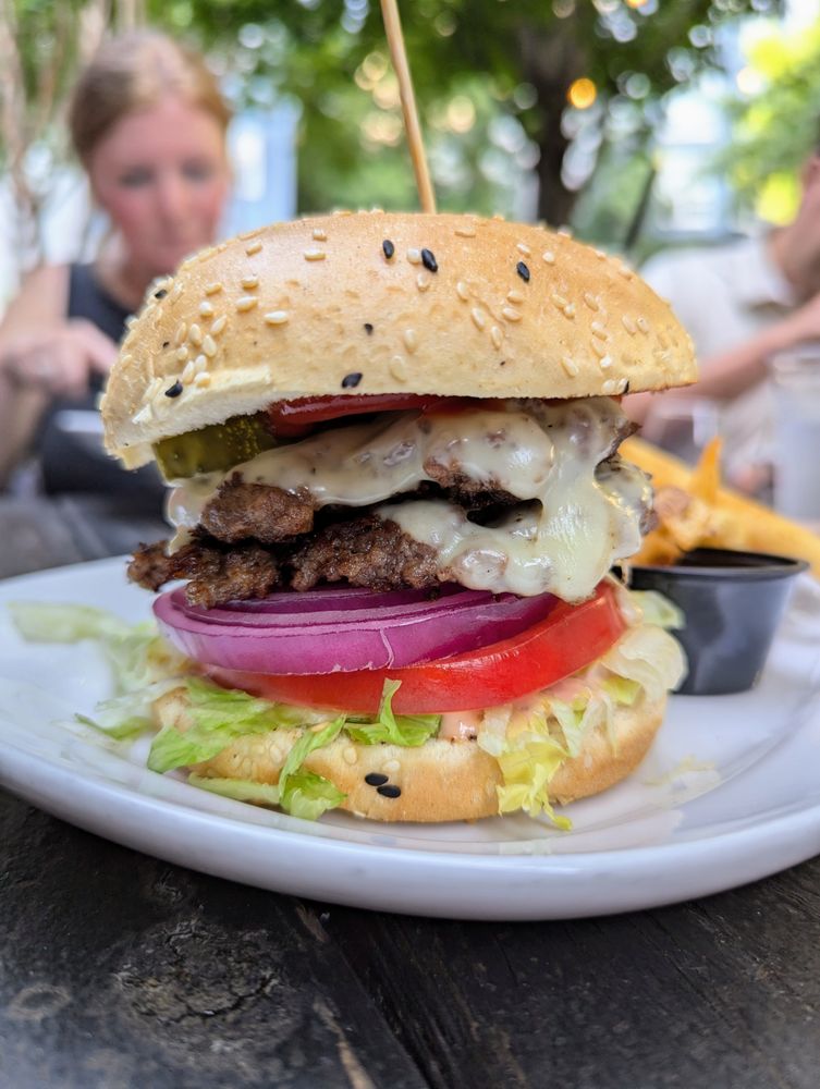 Food from Cypress Street Pint & Plate