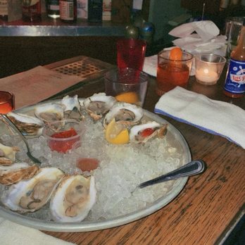 Black Crescent - Oysters - Cocktail Bars Near Me - New York, New York