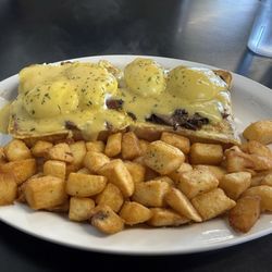Features - Brisket Benny Full order