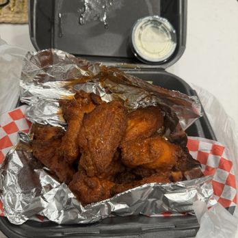 Combo's Pizza - Buffalo wings - Pizza Near Me - Fullerton, California Combo's Pizza - Buffalo wings - Pizza Near Me - Fullerton, California