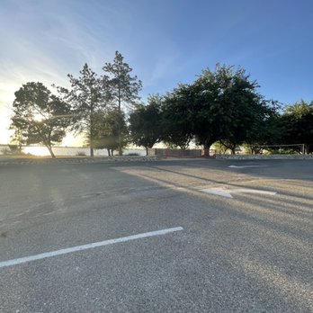 Yosemite Lake Recreation Area - Parking lot - Lakes Near Me - Merced, California Yosemite Lake Recreation Area - Parking lot - Lakes Near Me - Merced, California