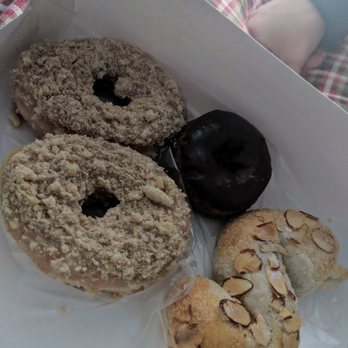Pettit's Pastry - Bakeries Near Me - Omaha, Nebraska Pettit's Pastry - Bakeries Near Me - Omaha, Nebraska