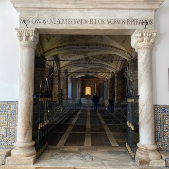 Capela do Ossos - "We, the bones that are here await yours." The door inscription said. - Churches Near Me - Évora, 07 Capela do Ossos - "We, the bones that are here await yours." The door inscription said. - Churches Near Me - Évora, 07