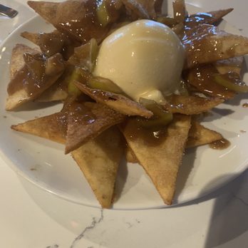 Rouj Creole - Apple pie nachos - Cajun/Creole Near Me - Baton Rouge, Louisiana Rouj Creole - Apple pie nachos - Cajun/Creole Near Me - Baton Rouge, Louisiana