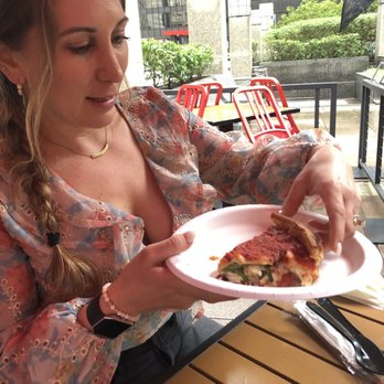 Giordano's - Pizza Near Me - Chicago, Illinois