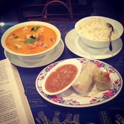 Rueon - Amazing vegan curry and salad rolls!