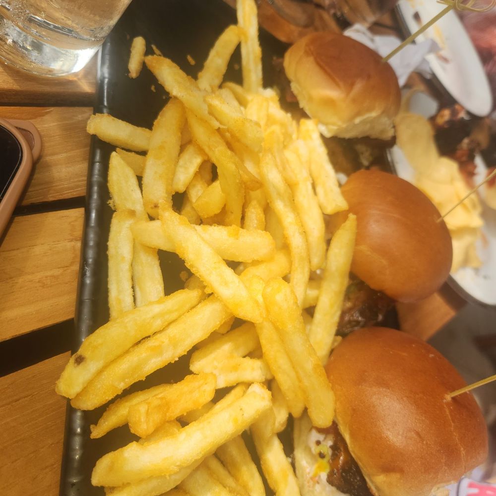 Tommy's Tavern + Tap - Brisket sliders - American Near Me - Edison, New Jersey
