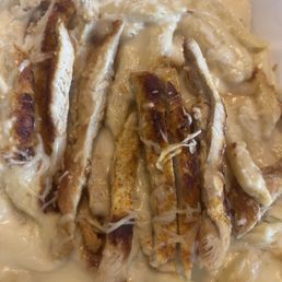 Chicken Alfredo. This is penne pasta but looks more like mush. The chicken looked good and smelled good. It was just really dry.