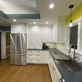 Burgett Builders - View over peninsula of sink, pantry, refrigerator - General Contractors Near Me - Beach Park, Illinois Burgett Builders - View over peninsula of sink, pantry, refrigerator - General Contractors Near Me - Beach Park, Illinois