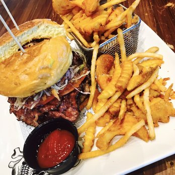 Guy Fieri's - The Mayor burger and fries... delicious! - American Near Me - Cancún, ROO Guy Fieri's - The Mayor burger and fries... delicious! - American Near Me - Cancún, ROO