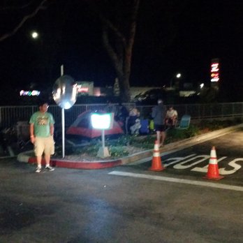 Krispy Kreme - Donuts Near Me - Oxnard, California
