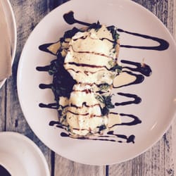 Eggs benedict