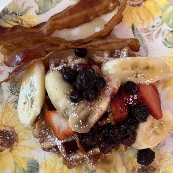 Mrs Coco - Belgian Waffle w/Fruit and Bacon - Cafes Near Me - Henderson, Nevada