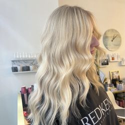 Volume Hair Studio