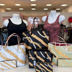 2B Desired - Activewear & accessories
