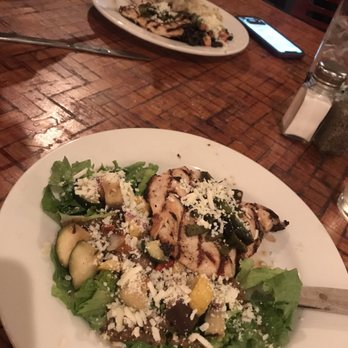 Grill Caliente - Grilled chicken, salad with steamed veggies. - New American Near Me - Ruidoso, New Mexico