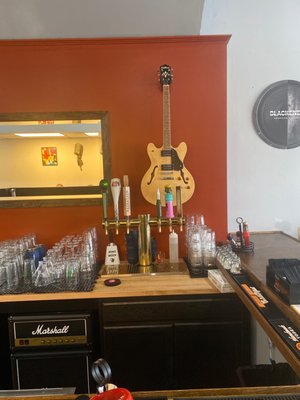 Vinyl Tap and Table by null