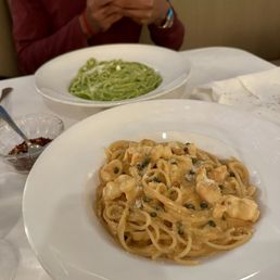 Spaghetti al Cognac Linguine con Pesto alla Genovese Spaghetti al Cognac Linguine con Pesto alla Genovese