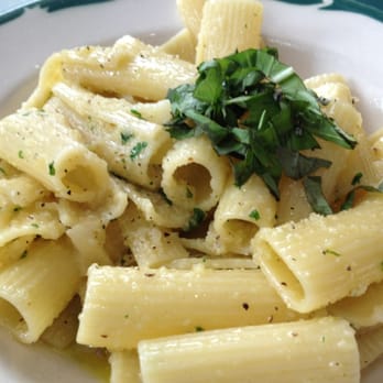 Rigatti's Cafe - Pasta with Garlic and Olive Oil - Italian Near Me - Miami, Florida