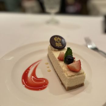 Hy's Steak House - Complimentary Cheesecake - Steakhouses Near Me - Honolulu, Hawaii