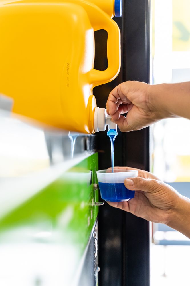 LAUNDRY LOUNGE Updated September 2024 65 Photos & 21 Reviews 3126 E Plaza Blvd, National