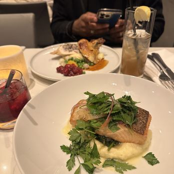 360 Restaurant - Canadian (New) Near Me - Toronto, Ontario