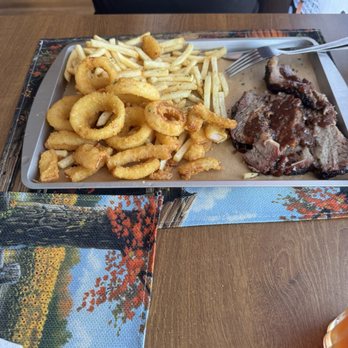 The Cluckin Hen house - 1-meat platter (brisket, fries & onion rings) - Salad Near Me - Yuma, Arizona