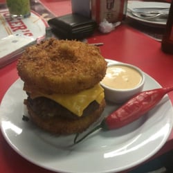 Joker's Burgers - As duas melhores coisas do mundo numa só:
Coxinha de Hambúrguer.
Só de rever a foto dá vontade de comer de novo!