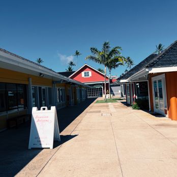 Coconut Marketplace - Day - Shopping Centers Near Me - Kapaʻa, Hawaii Coconut Marketplace - Day - Shopping Centers Near Me - Kapaʻa, Hawaii